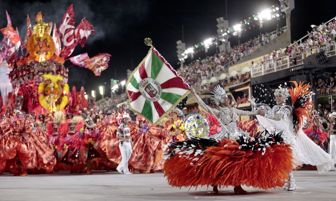 Grande Rio é a campeã do carnaval no RJ; Mancha Verde vence em SP