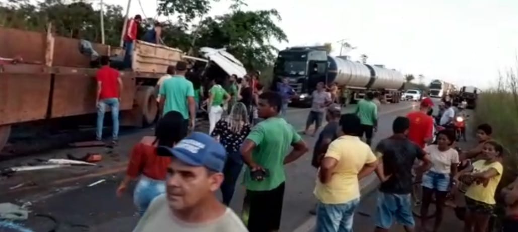 Colisão entre três veículos deixa um morto e vários feridos na PA-150, em Marabá