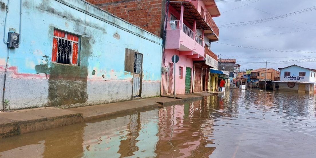 Rio Tocantins sobe ainda mais, e Defesa Civil recomenda retorno a abrigos