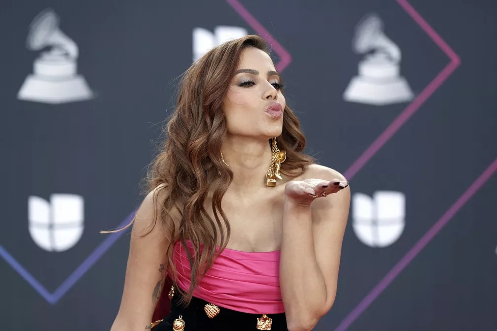 Anitta é acusada de promover turismo sexual no Brasil