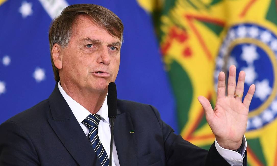 YouTube derruba vídeo de Bolsonaro por fake news sobre fraude nas eleições