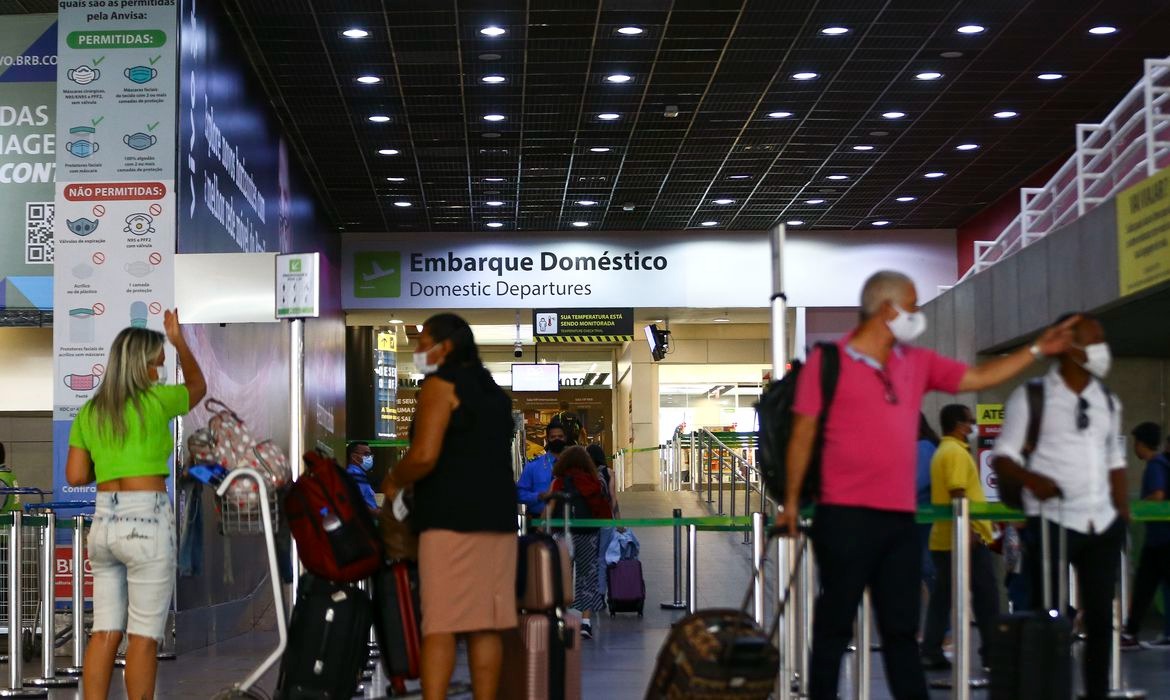 Confira 3 dicas para viajar neste feriado, mesmo com pouco dinheiro