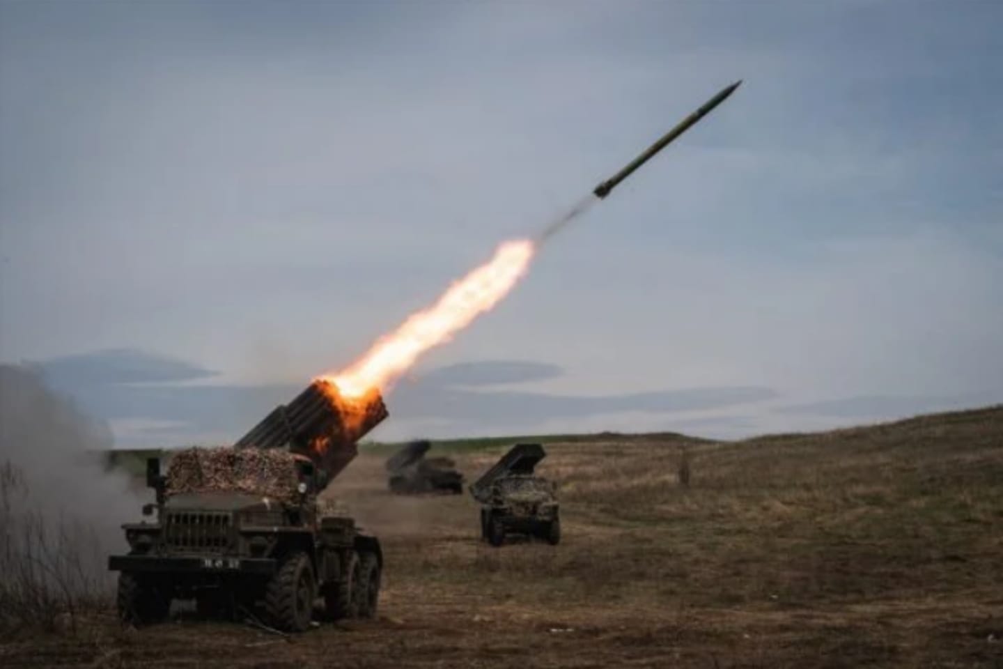 Ucrânia volta a atacar cidade russa, que promete revanche contra Kiev