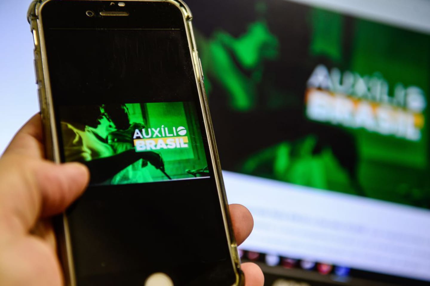 Caixa paga Auxílio Brasil a beneficiários com NIS final 3
