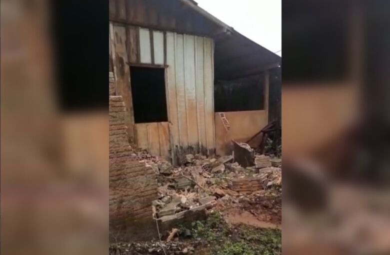 Caminhão desgovernado destrói muro de casa no sudeste do Pará