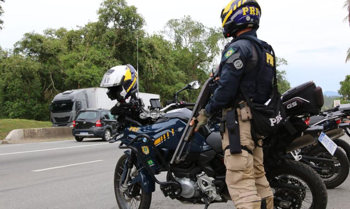 Justiça derruba decisão que impede atuação da PRF fora de rodovias