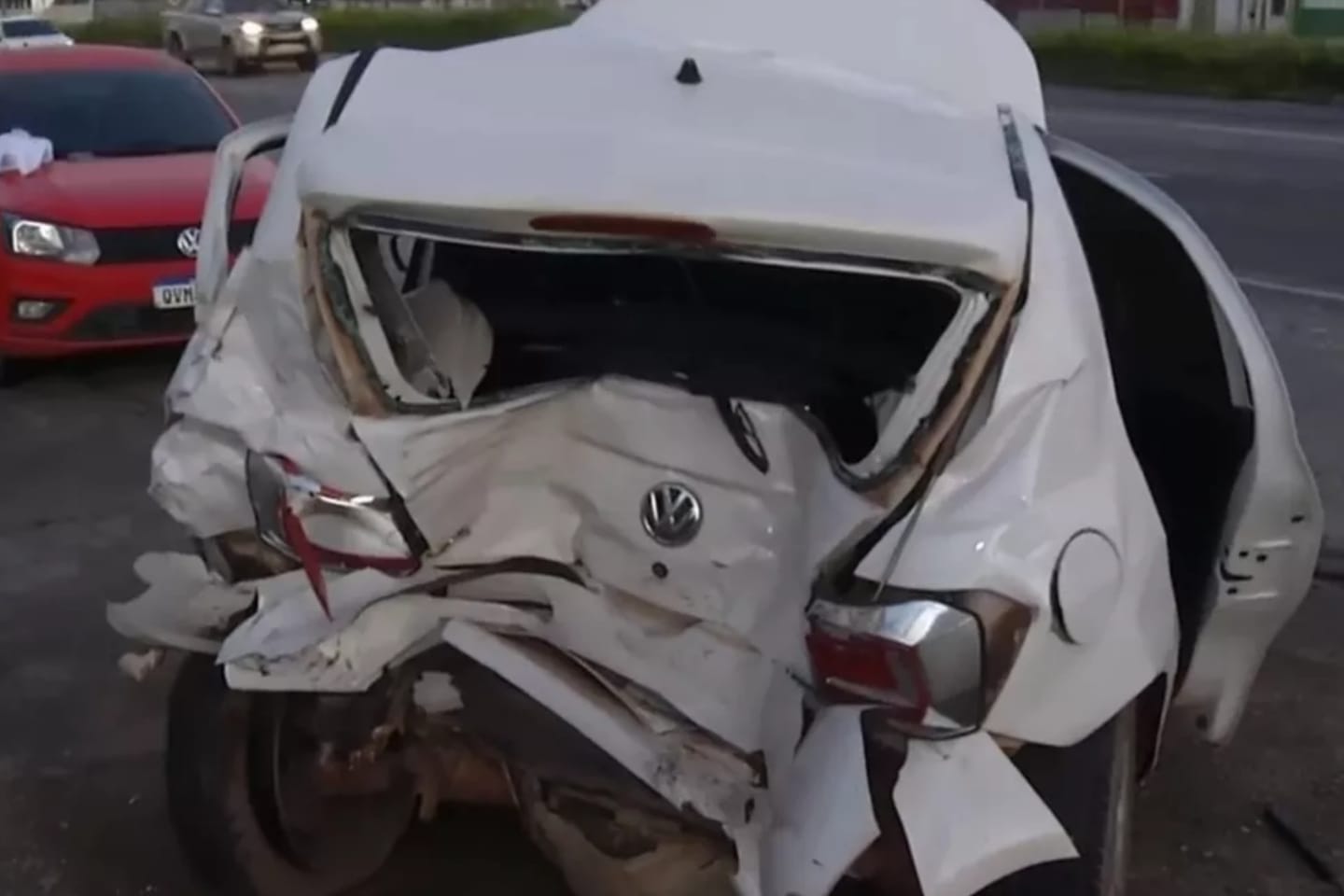 Carro a serviço de prefeitura é atingido por picape em alta velocidade no Pará