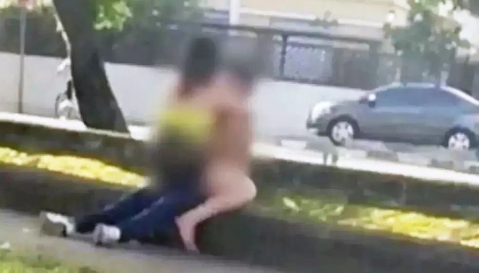 Casal pode ser preso após ser flagrado fazendo sexo em local público