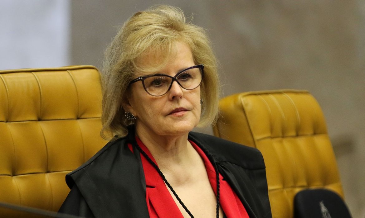 Rosa Weber dá 10 dias para Bolsonaro explicar indulto a Silveira