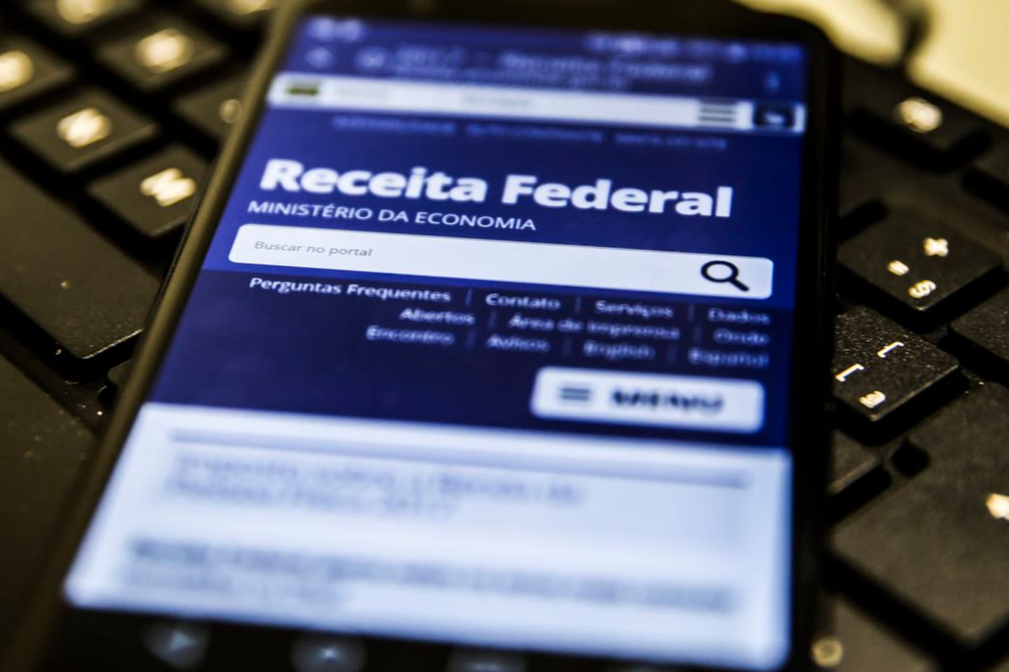Receita paga hoje lote residual de restituição do IRPF