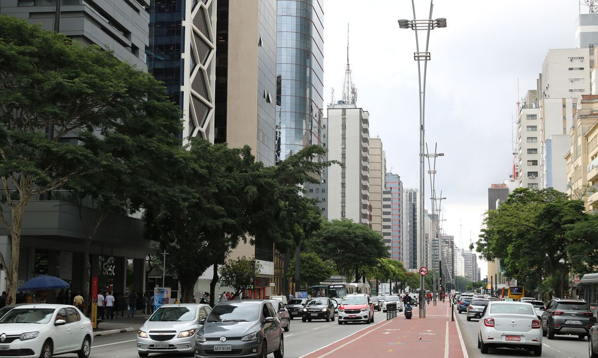 Preços dos aluguéis sobem 0,81% em março, diz FGV