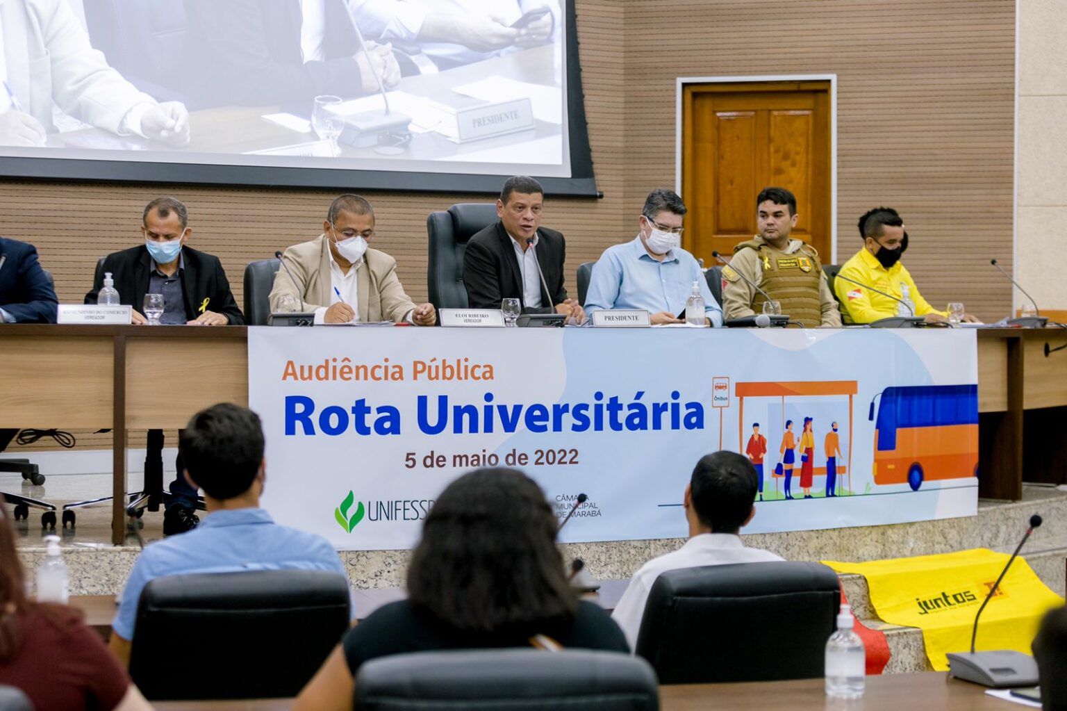 Universitários cobram ampliação da frota de ônibus em Marabá