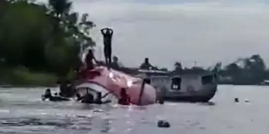 Barco naufraga e 25 passageiros são resgatados no interior do Pará