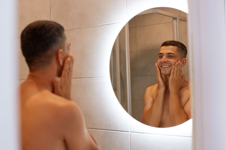 Pesquisa revela que apenas 3% dos homens brasileiros se acham feios