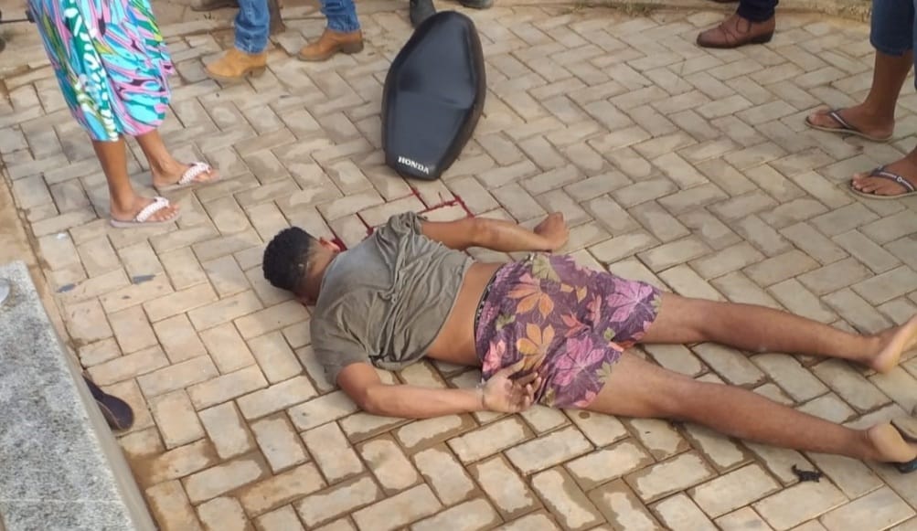 Motociclista bate cabeça na calçada e morre em via pública no sul do Pará