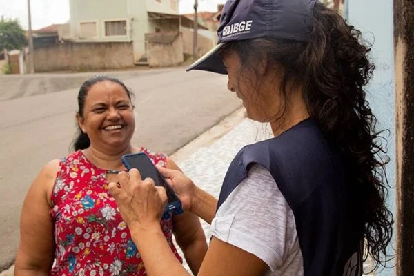 IBGE abre processo seletivo com 107 vagas e salário de até R$ 3,1 mil