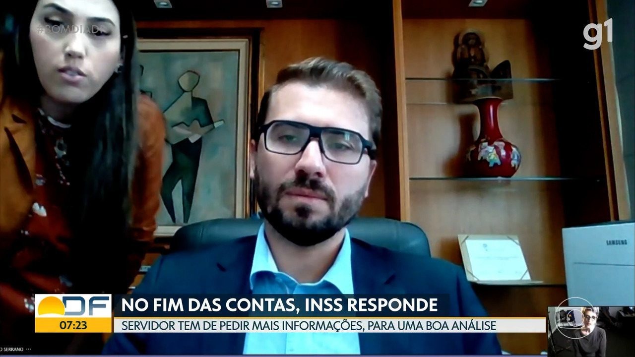 VÍDEO: Assessora impede presidente do INSS de responder a pergunta de jornalista