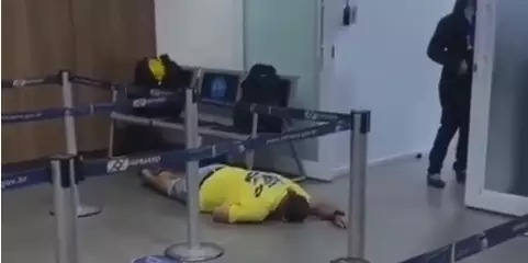 Passageiro desmaia após ser empurrado por funcionário de aeroporto no Pará