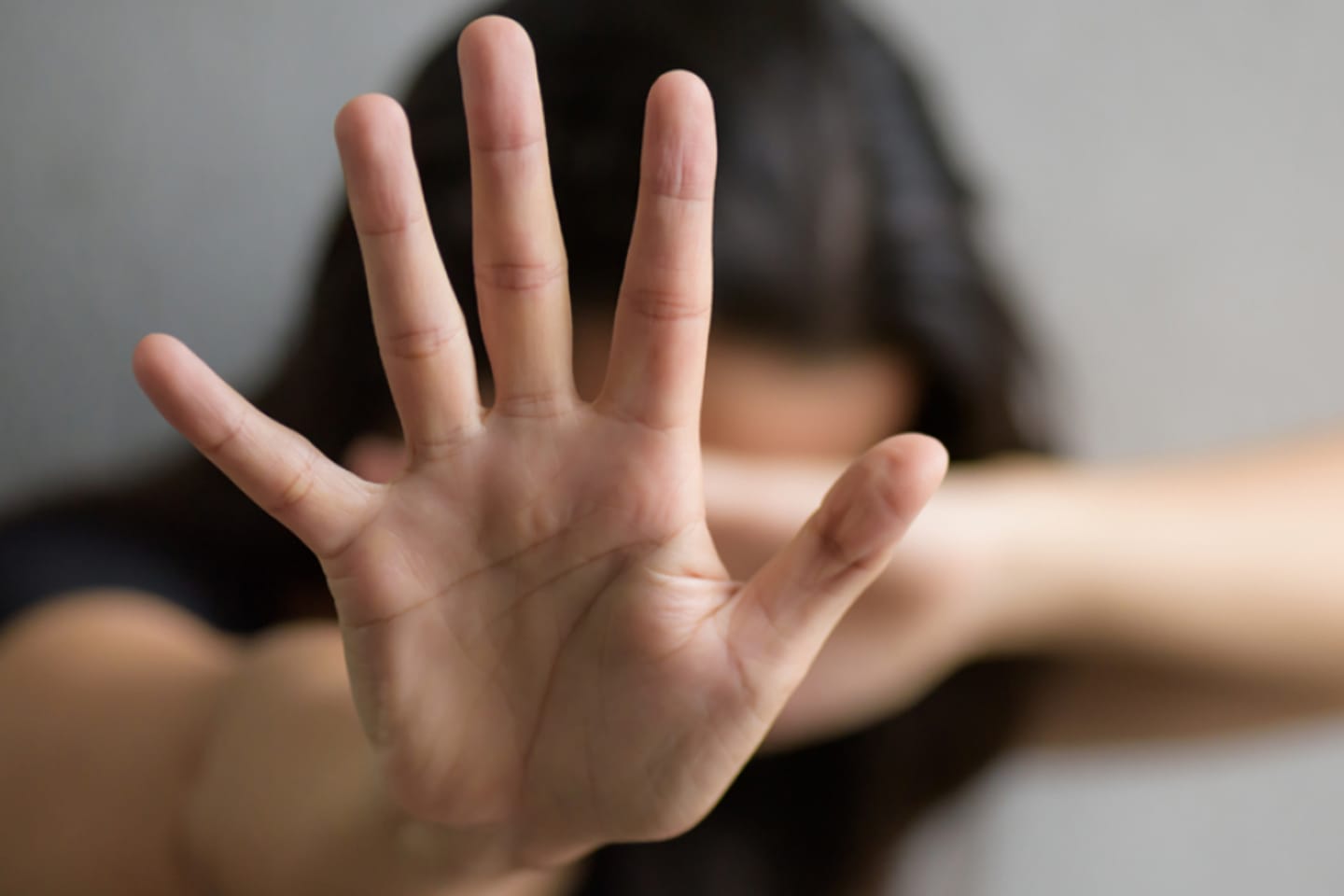 Homem é flagrado pela PM agredindo mulher em via pública no Pará