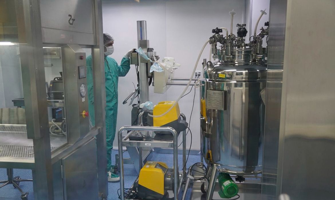 Fiocruz anuncia produção de primeiro antiviral oral contra covid-19 no Brasil