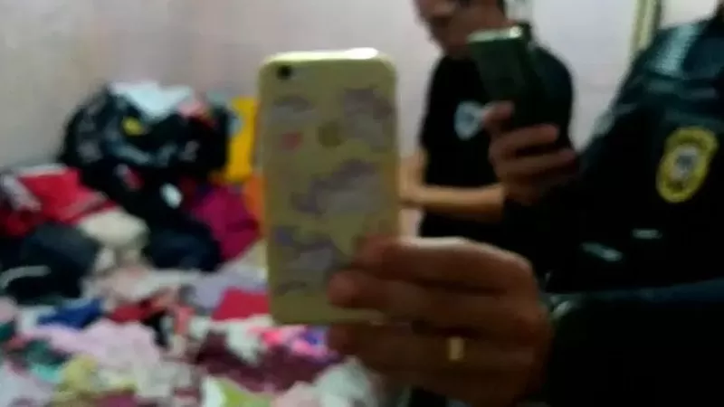 Professor é preso acusado de filmar e vender imagens pornográficas de crianças