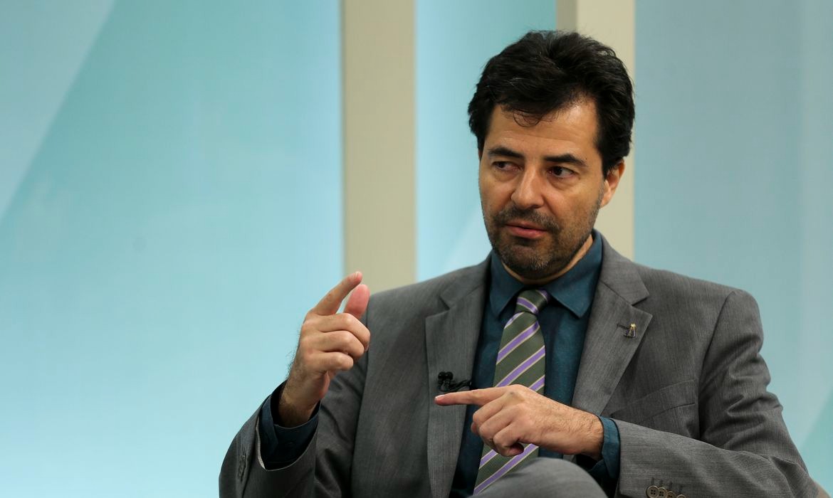 Bento Albuquerque deixa Minas e Energia e Sachsida é o novo ministro
