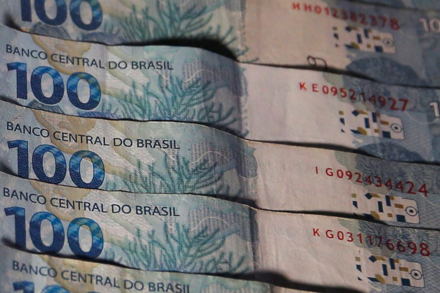 Trabalhadores nascidos em junho podem sacar até R$ 1 mil no FGTS