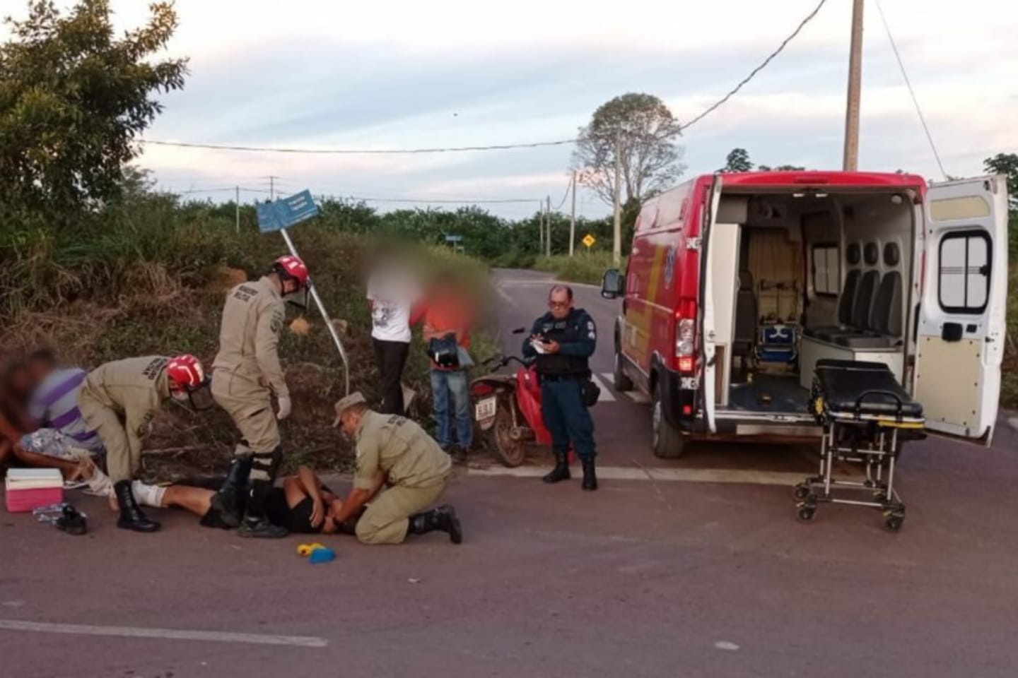 Colisão entre carro e moto deixa duas pessoas feridas no sudoeste do Pará