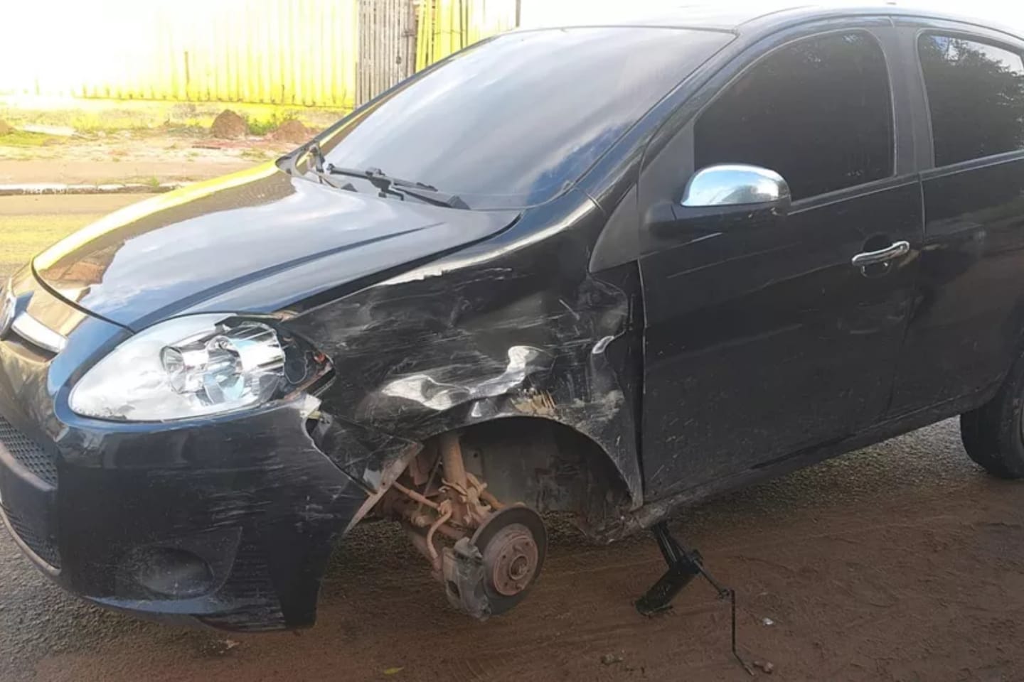 Homem foge em mototáxi após bater em carro estacionado no oeste do Pará