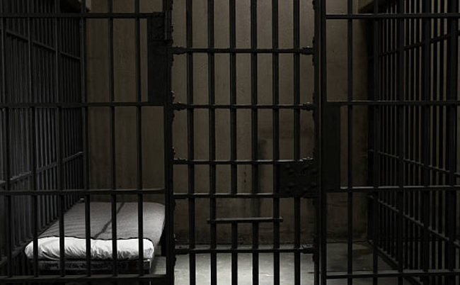 Polícia prende homem de 34 anos que estuprou mulher de 24 anos em hotel