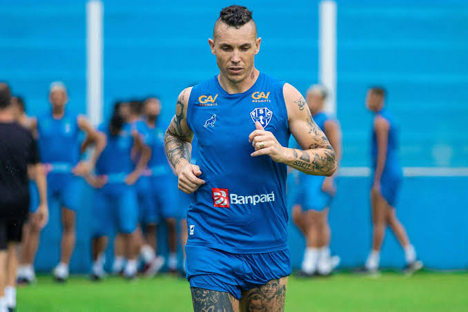 Atacante do Paysandu se pronuncia sobre suposto caso extraconjugal