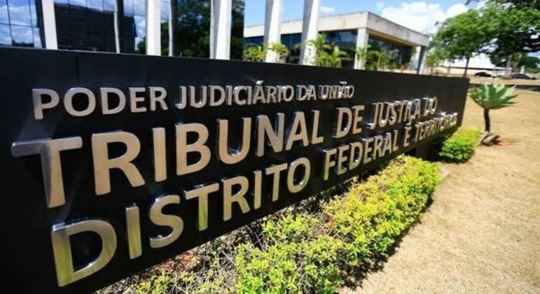 Homem é condenado por publicar fotos da companheira nua