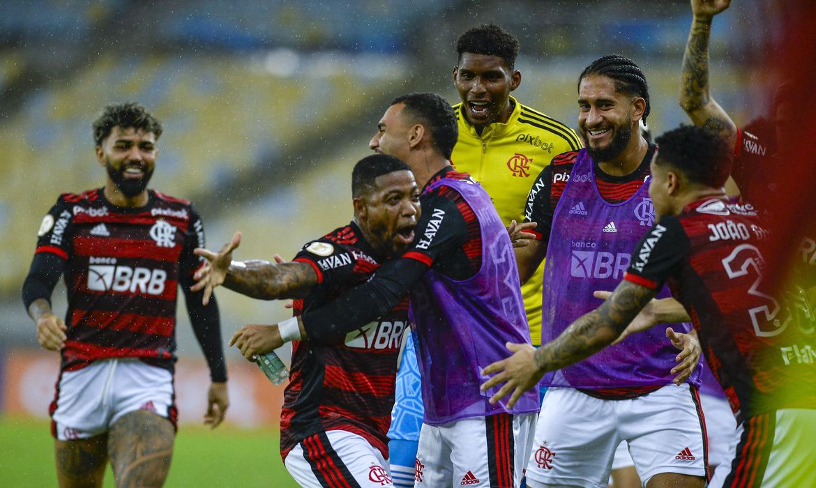 Flamengo aplica 3 a 0 no América-MG em partida do Brasileirão