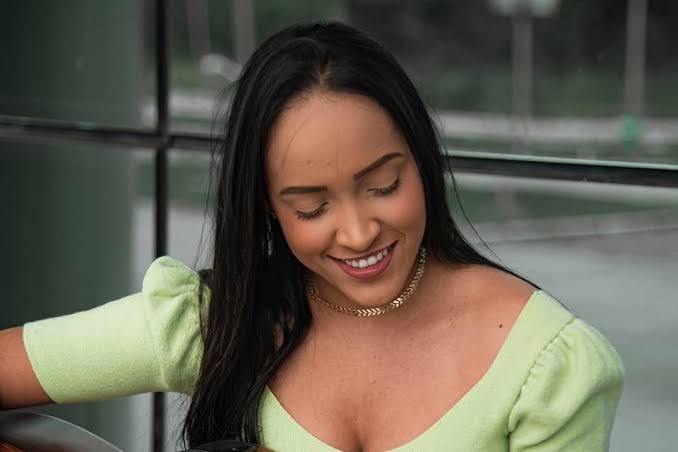 Cantora sertaneja morre após ser atropelada por carro desgovernado
