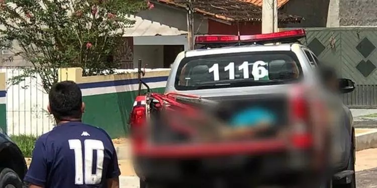 Assaltante de banhistas morre durante troca de tiros com a PM