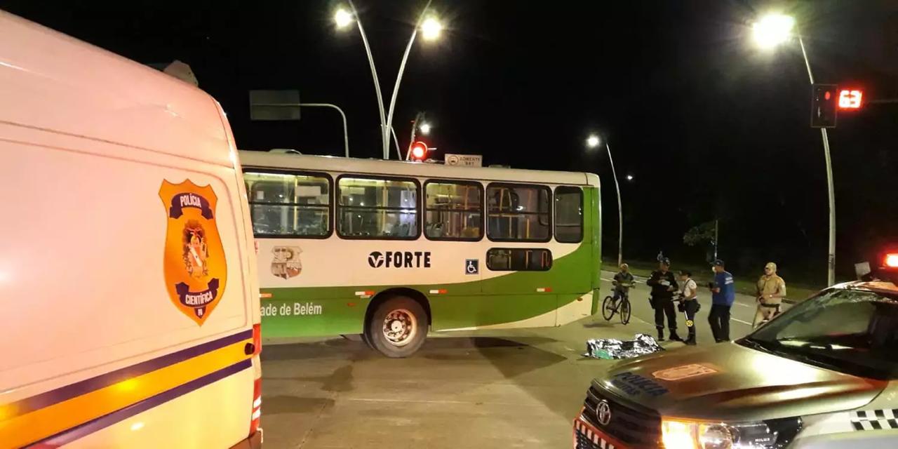Cabo do Exército avança sinal e morre atropelado por ônibus no Pará