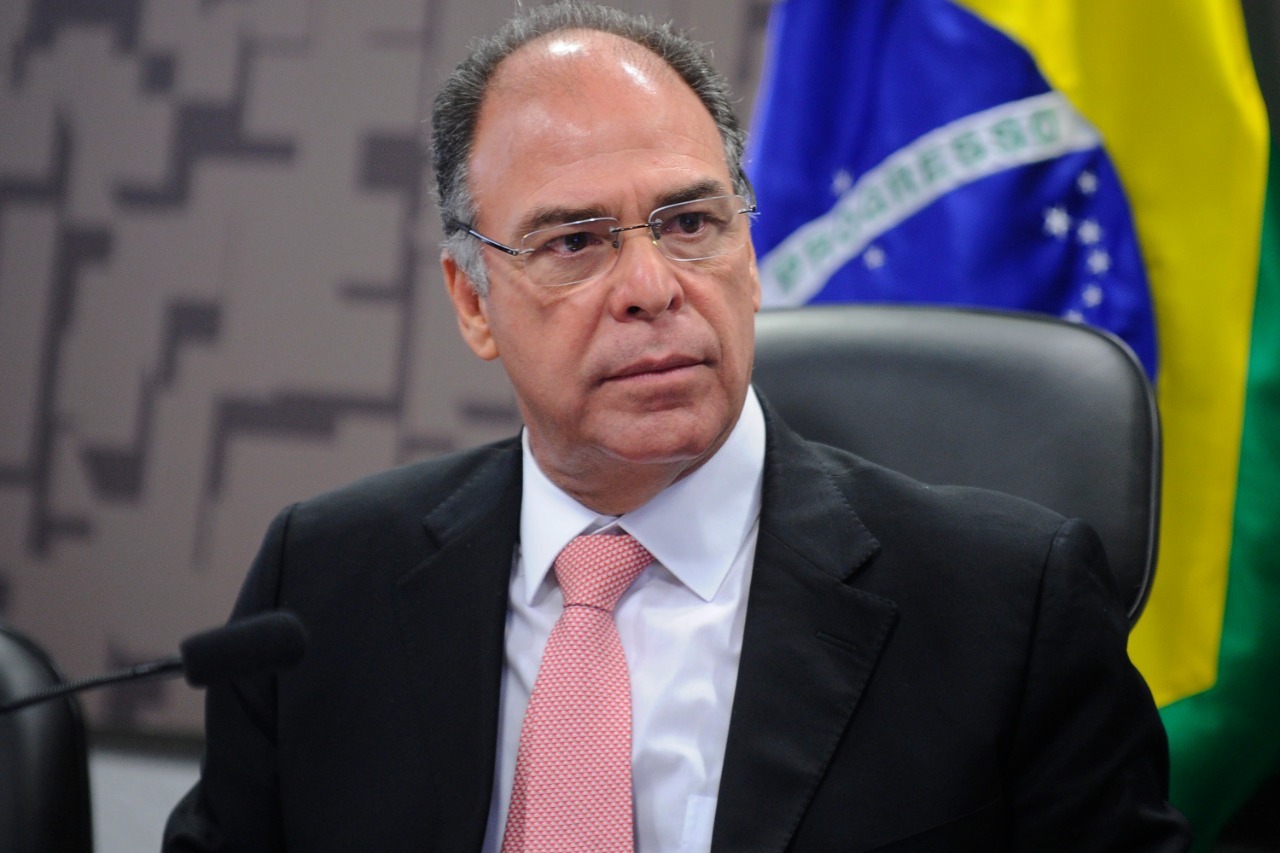 Traição: ex-líder de Bolsonaro pede voto em evento com elogios a Lula