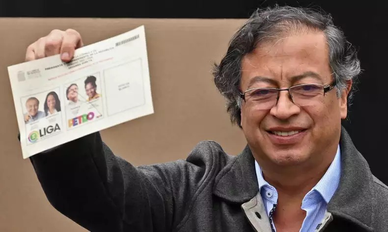 Gustavo Petro é eleito presidente na Colômbia