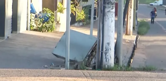 Homem é flagrado cortando fios de telefone e internet no Pará
