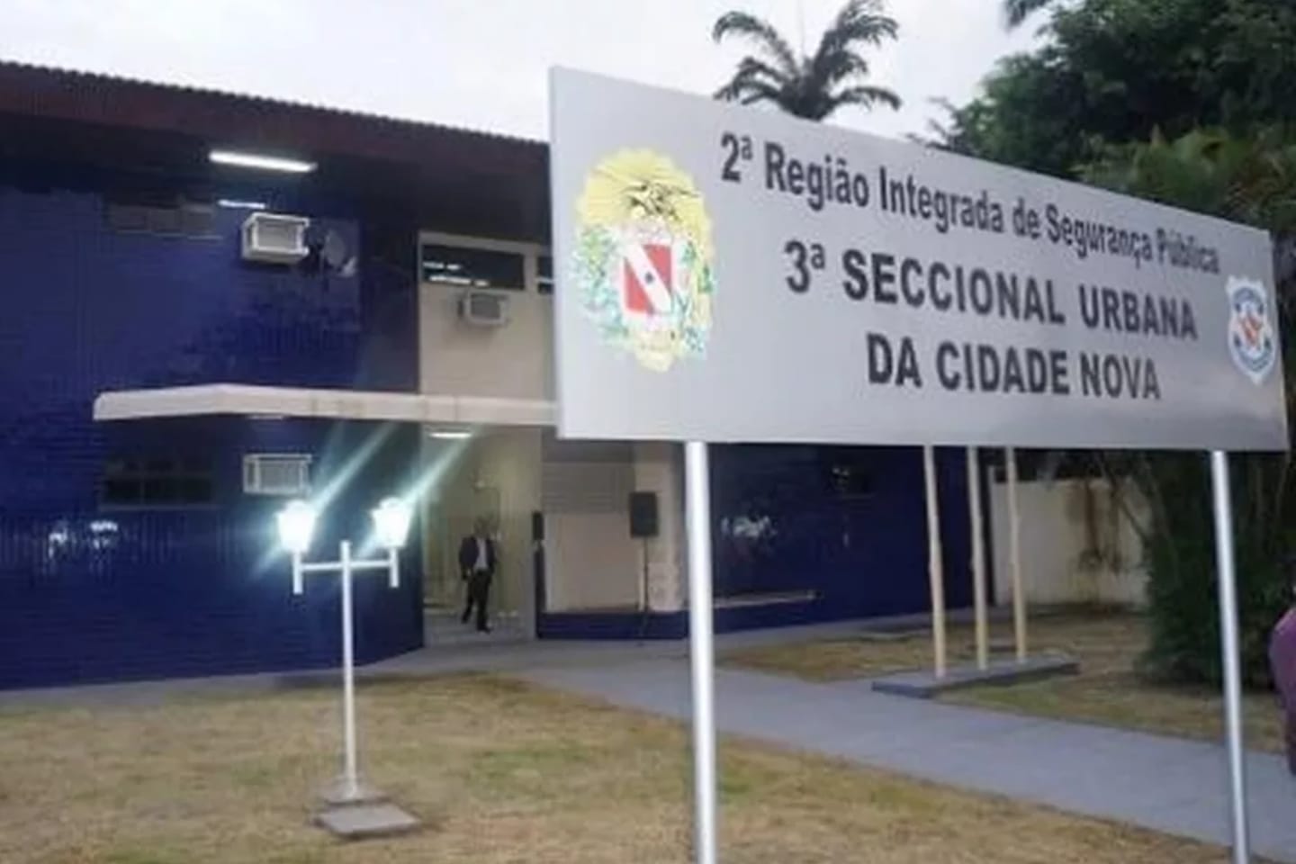 Homem invade condomínio e faz moradora refém no Pará