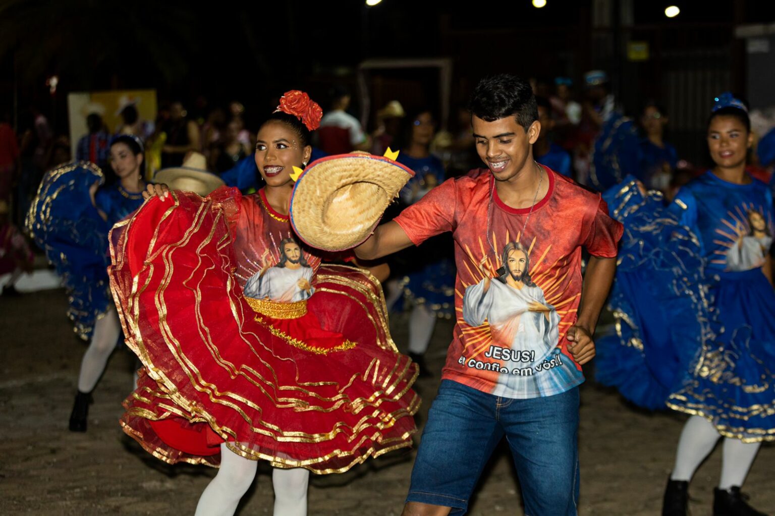 Festa junina reúne centenas no estacionamento da Câmara de Marabá