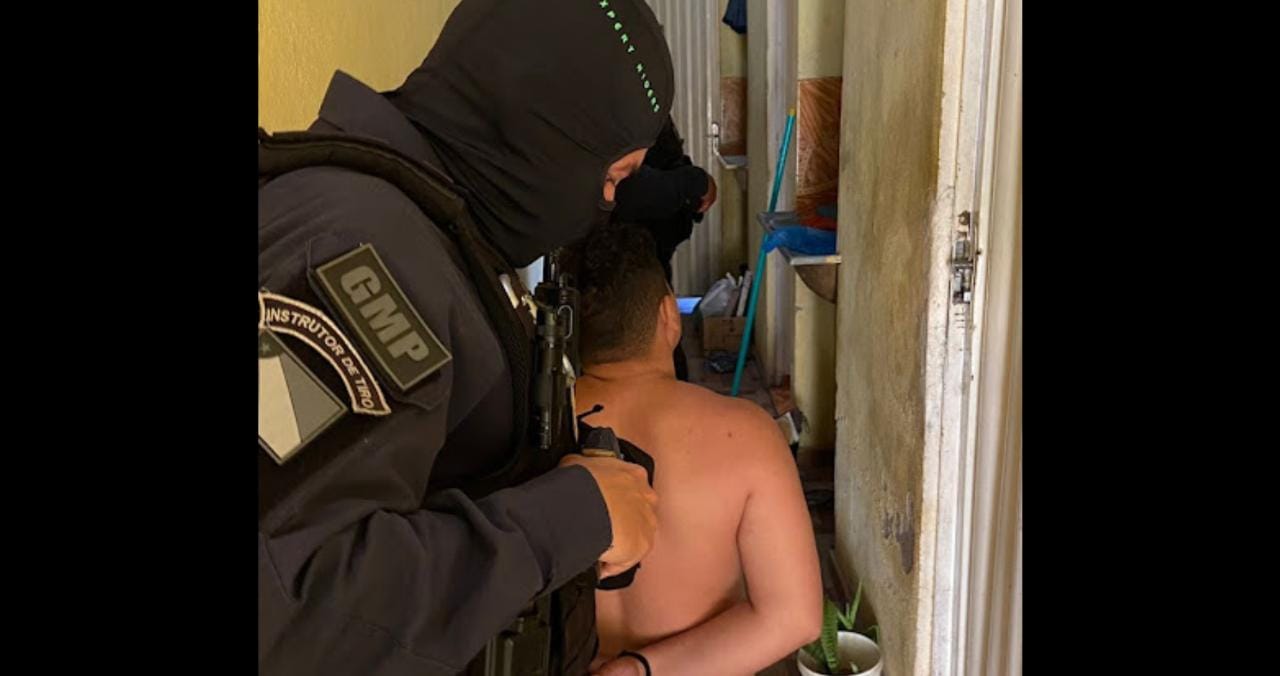 Polícia flagra valentão espancando a esposa em Parauapebas