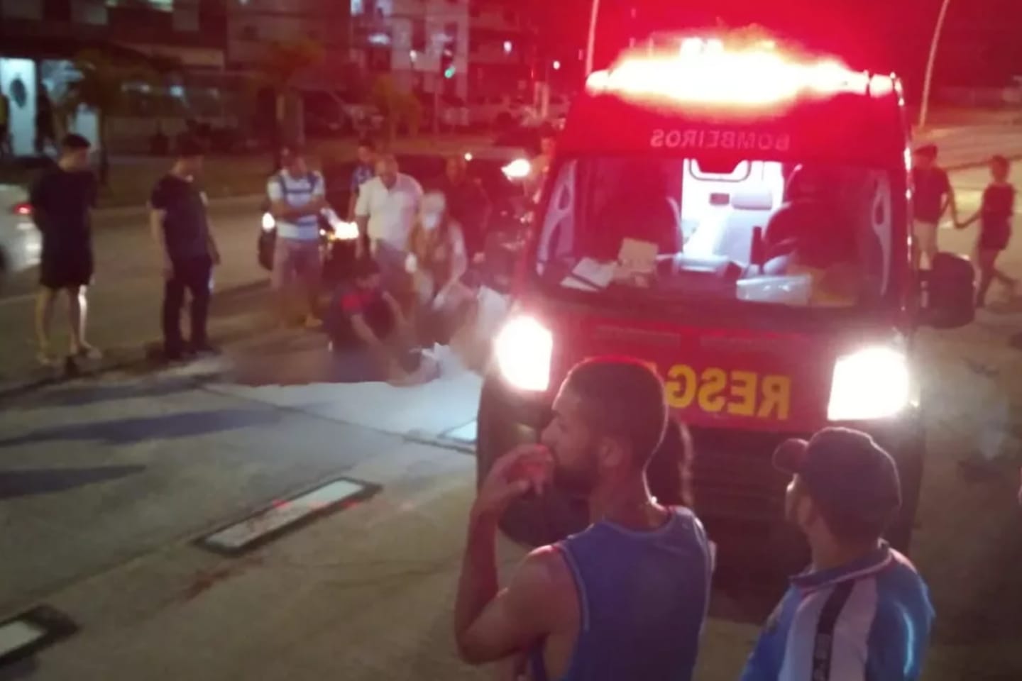 População ateia fogo em carro após acidente fatal no Pará