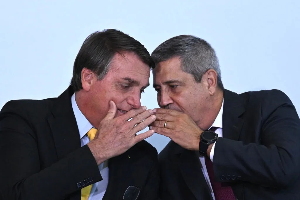 Bolsonaro confirma Braga Netto como candidato a vice-presidente