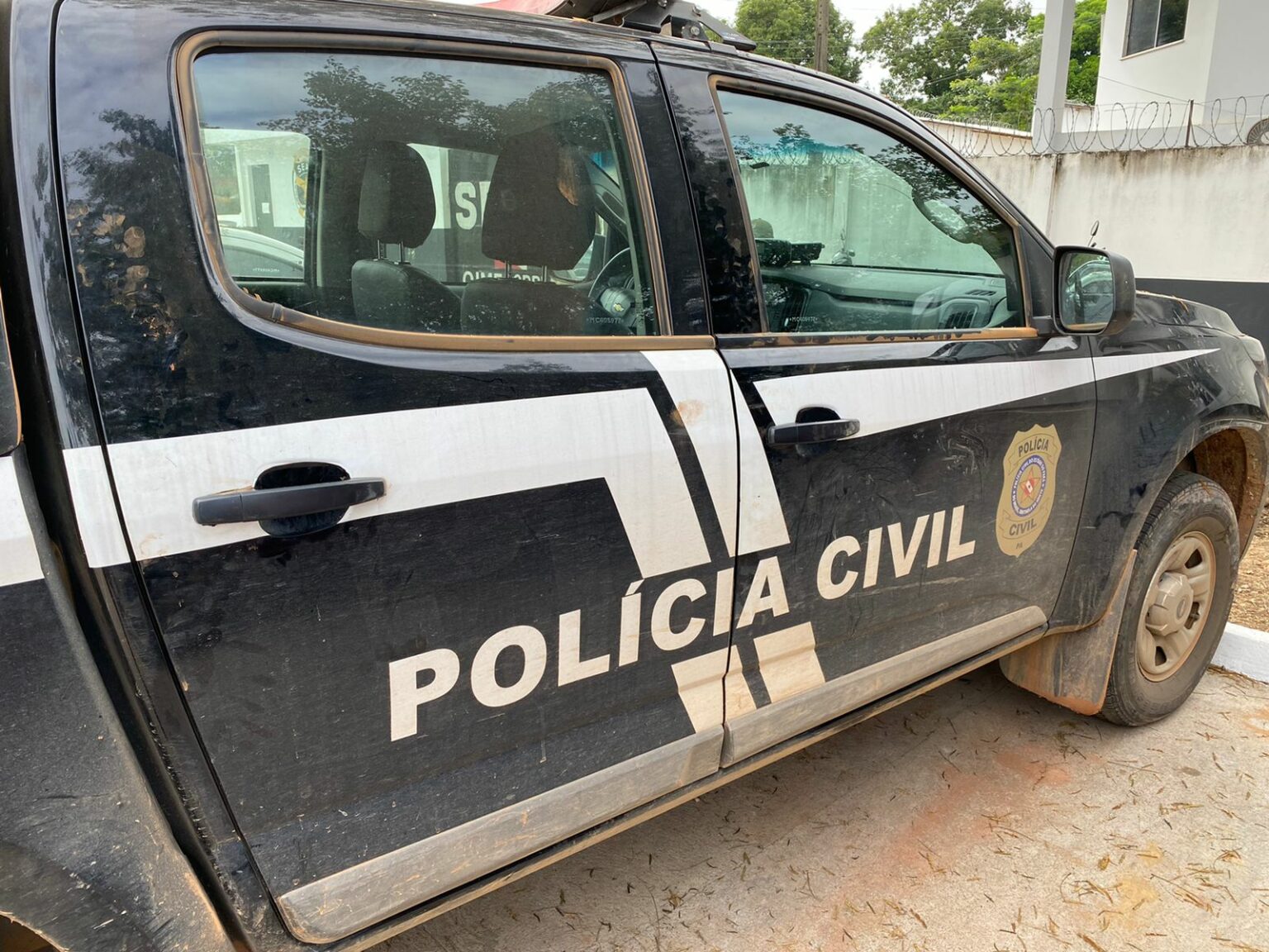 Mulher mata marido asfixiado após ele chamá-la de ‘velha’ e ‘gorda’