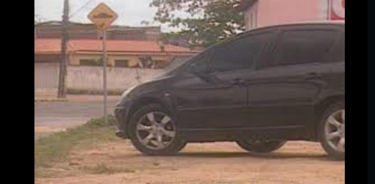 Carro preto persegue adolescente ao sair da escola no Pará