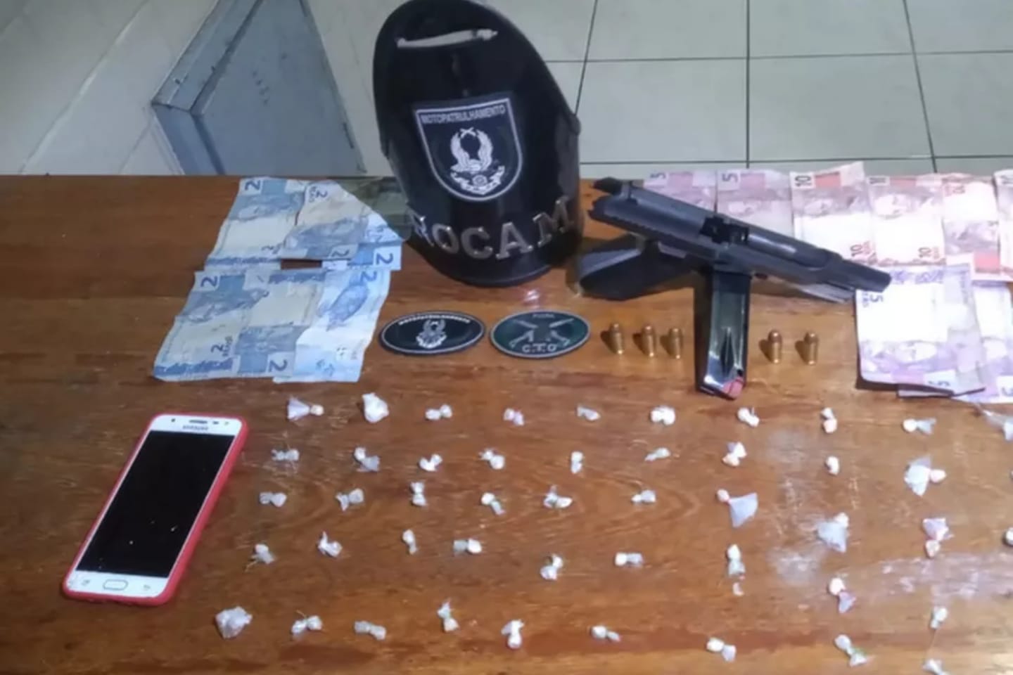 Homem é preso com drogas e arma ilegal no nordeste do Pará