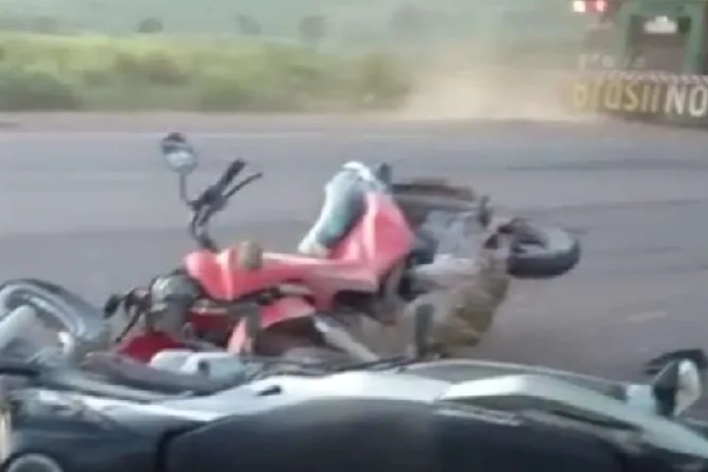 Colisão entre motocicletas deixa duas pessoas feridas e uma morta no Pará