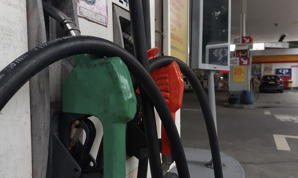 Petrobras anuncia novo aumento nos preços da gasolina e do diesel