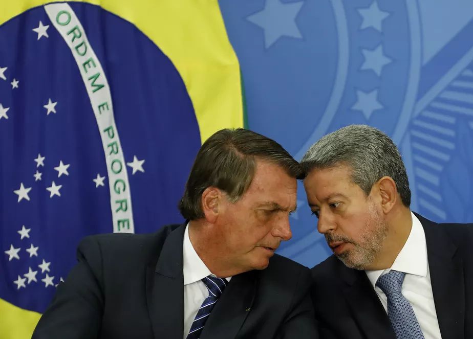 Em quatro anos, Bolsonaro troca de aliados e chega a convenção sob pressão